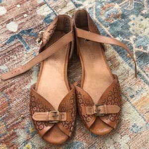 GENTLE SOULS “Bessie” sandal flats brand new